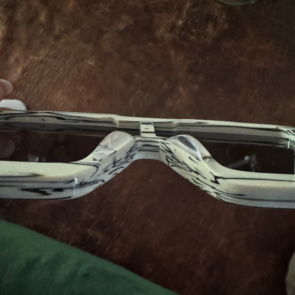 Louis Vuitton Cyclone Sunglasses - Picture 7 of 9